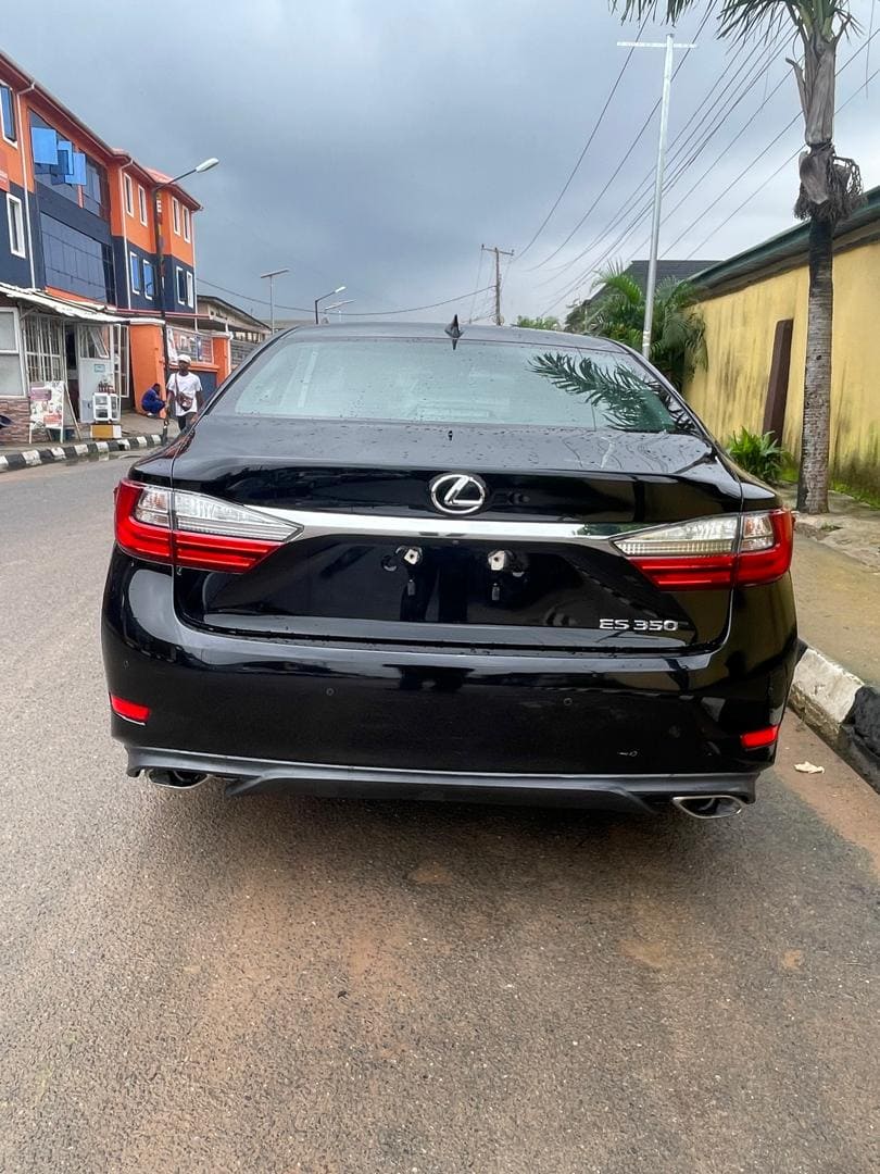 Foreign used US 2017 Lexus ES350