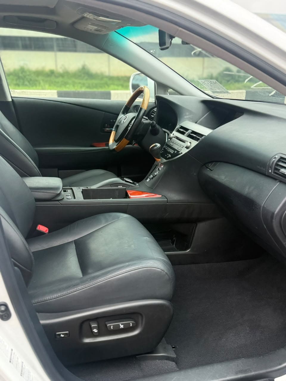 
								Foreign used US 2010 lexus Rx350 full									