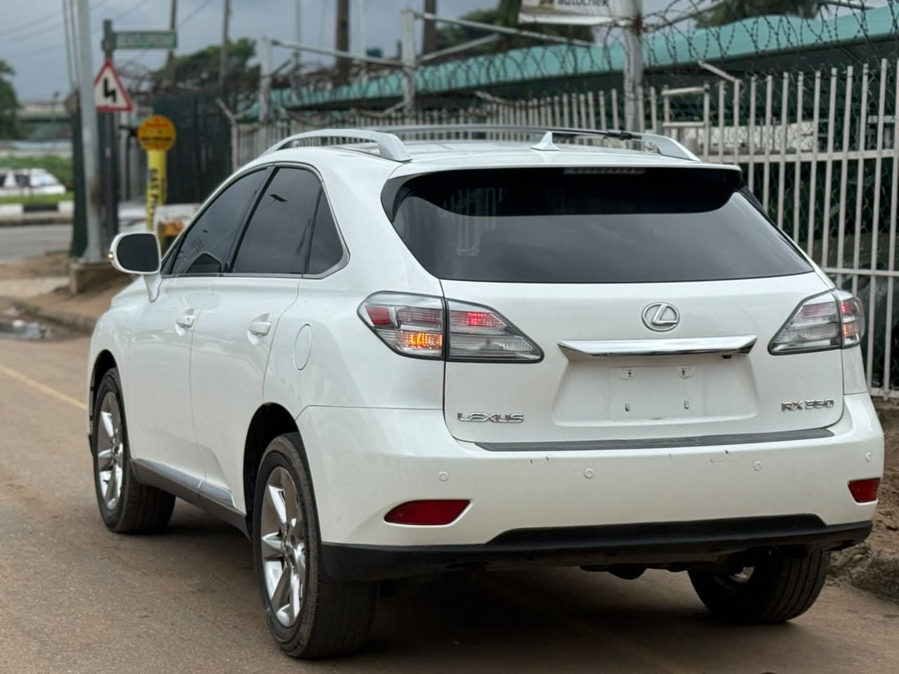 
								Foreign used US 2010 Lexus Rx350 full									