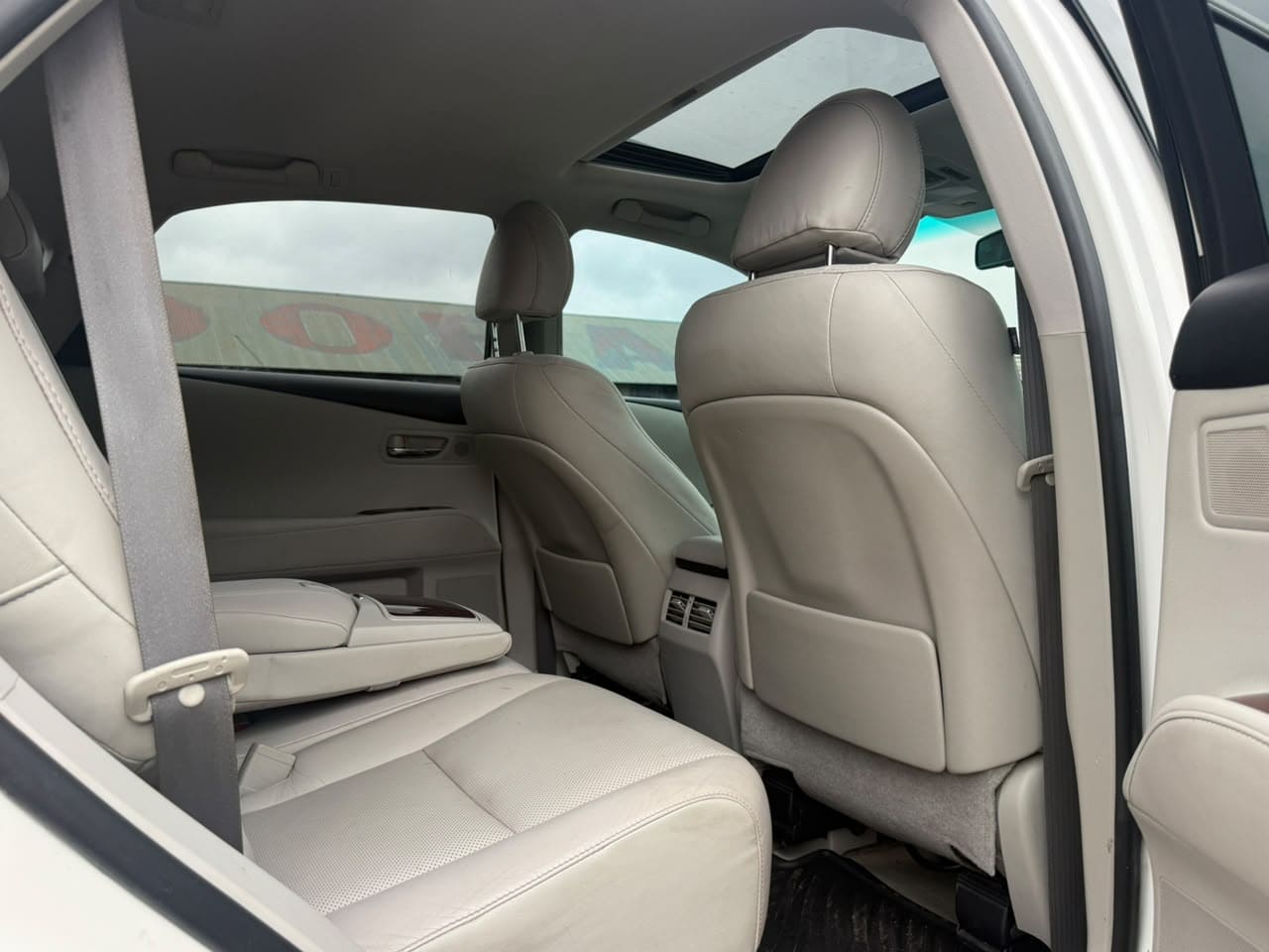 
								Foreign used US 2010 Lexus Rx350 full									