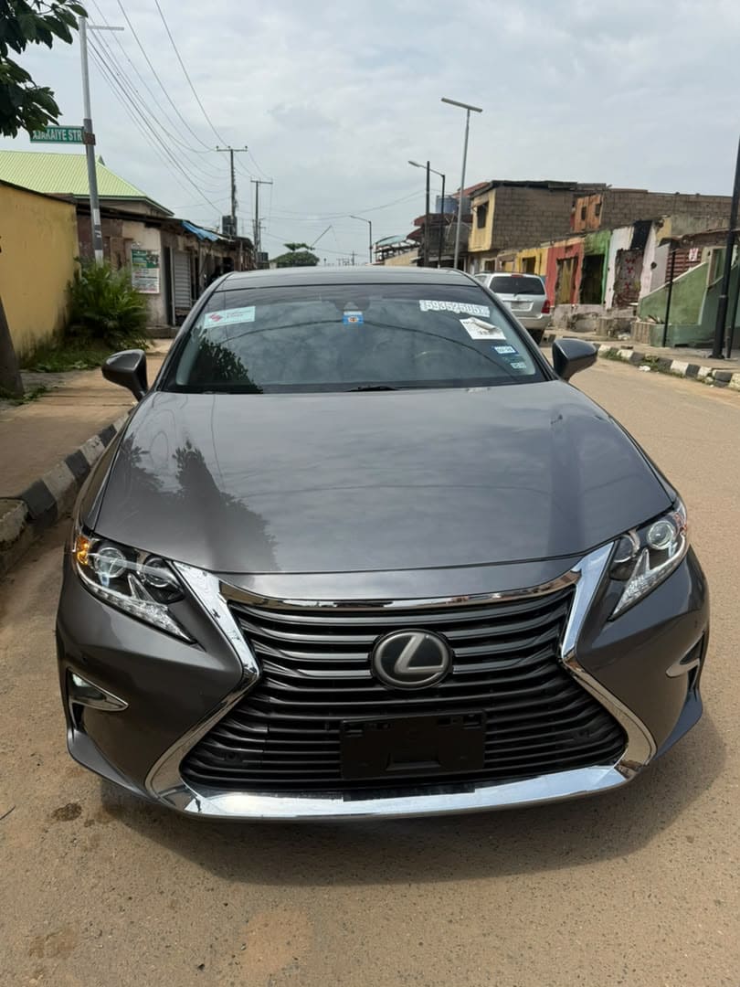 2016 Lexus ES350 US