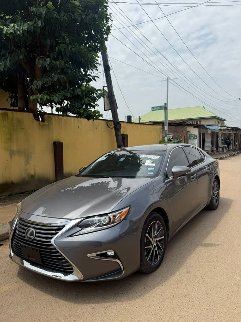 2016 Lexus ES350 US