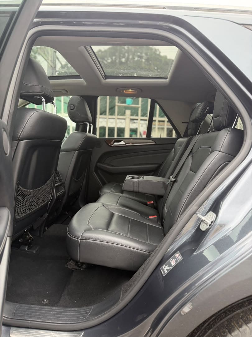 
								2012 Mercedes ML350 4Matic full									