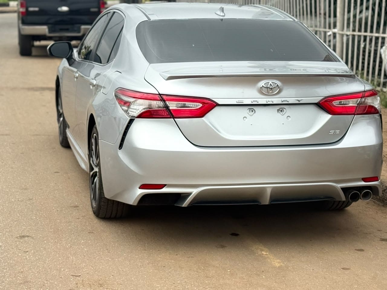 
								2019 Toyota Camry SE full									