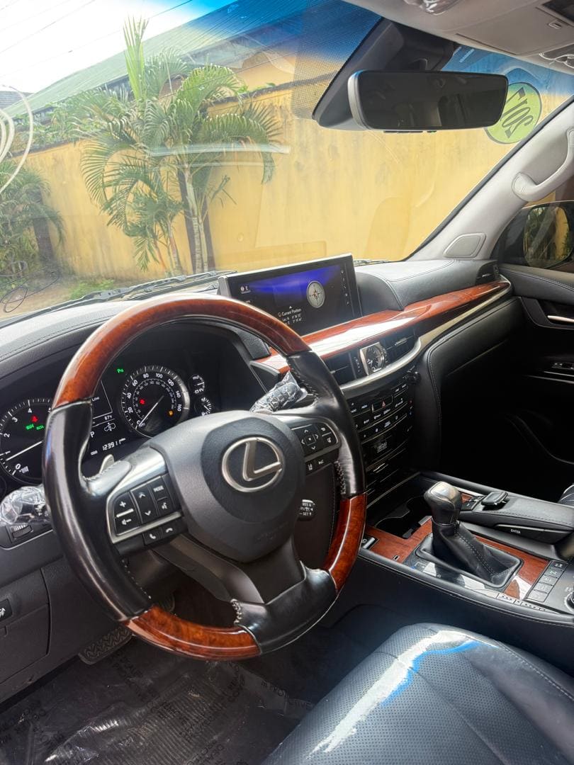 2017 Lexus LX570 AWD Premium
