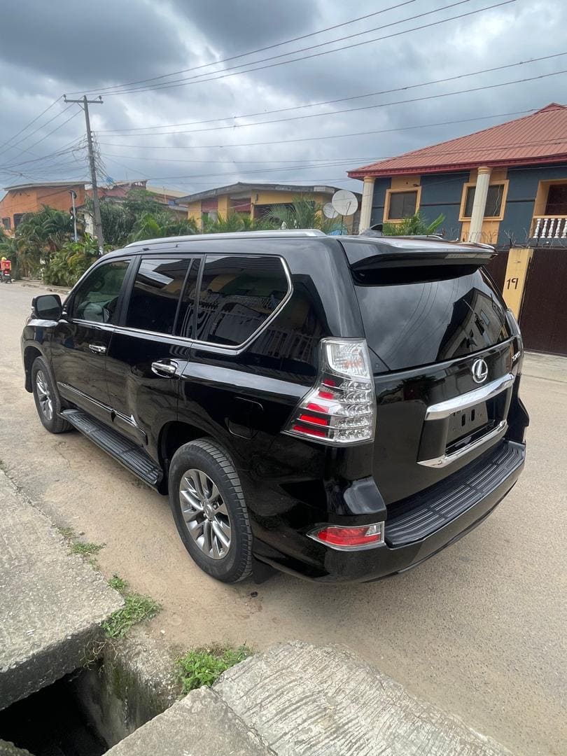 
								2017 Lexus GX460 Premium full									
