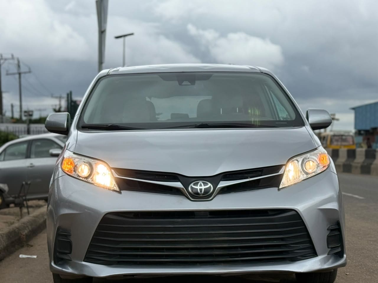 2018 Toyota Sienna LE