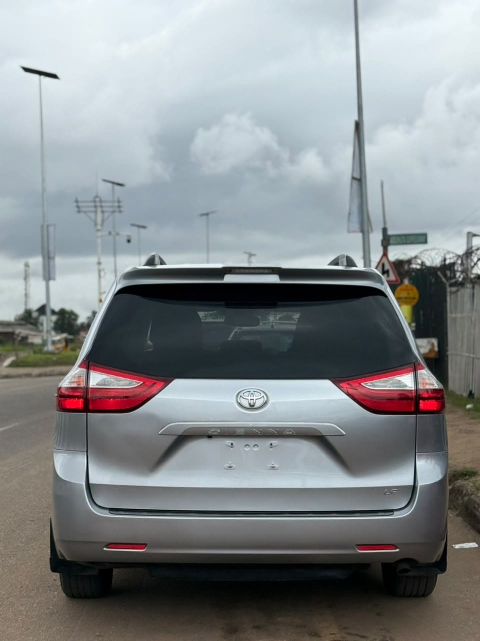 2018 Toyota Sienna LE