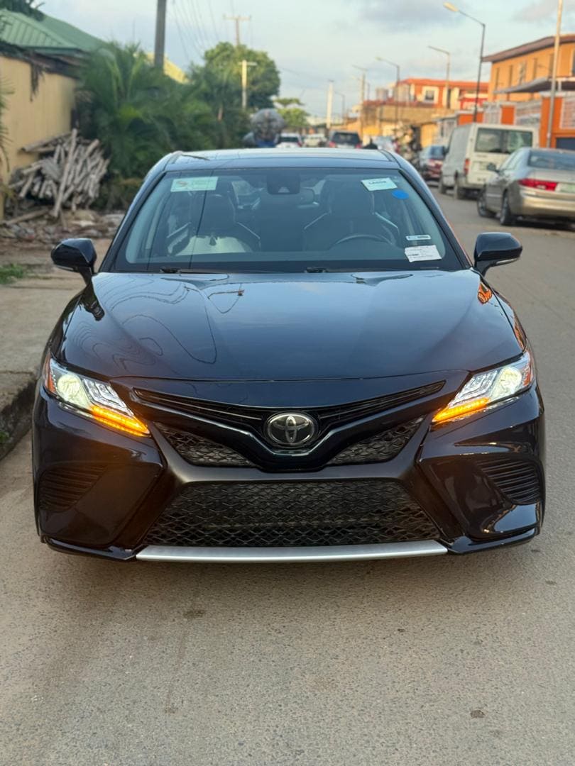 2019 Toyota Camry XSE 4 plug