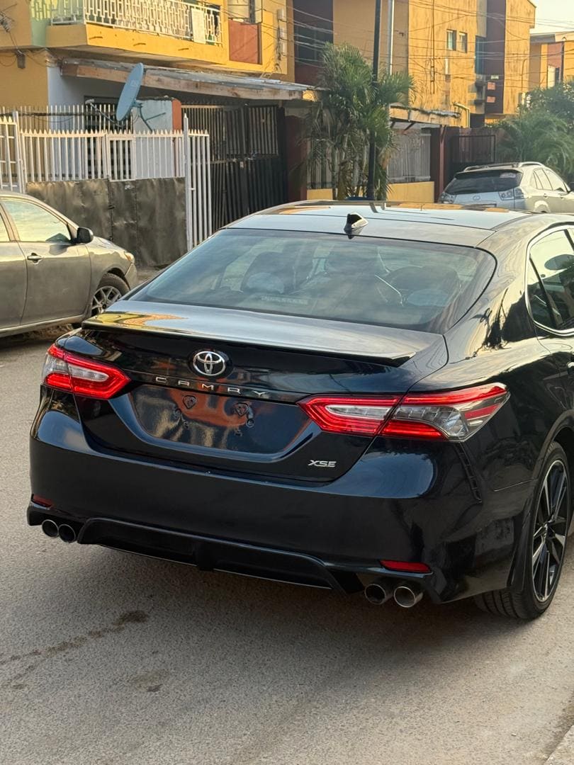 2019 Toyota Camry XSE 4 plug