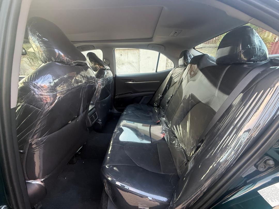 
								2019 Toyota Camry XSE 4 plug full									