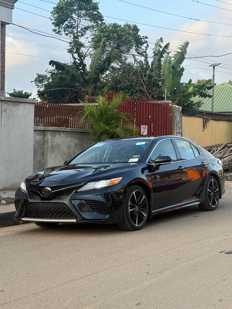 2019 Toyota Camry XSE 4 plug