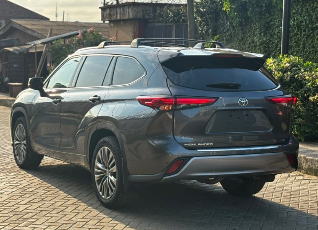 
								2022 Toyota Highlander Platinum AWD full									