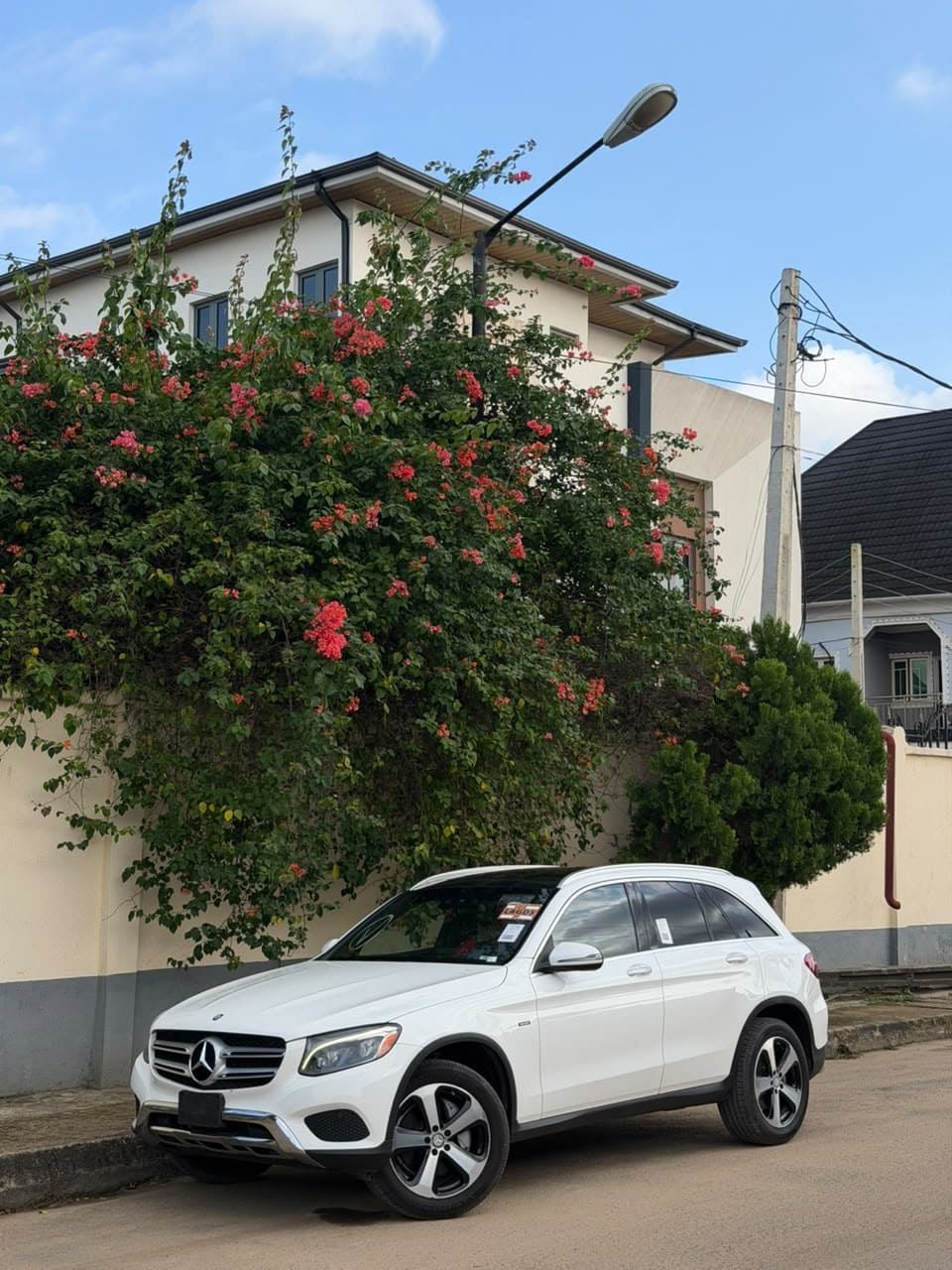 
								2016 Mercedes GLC300 4Matic full									