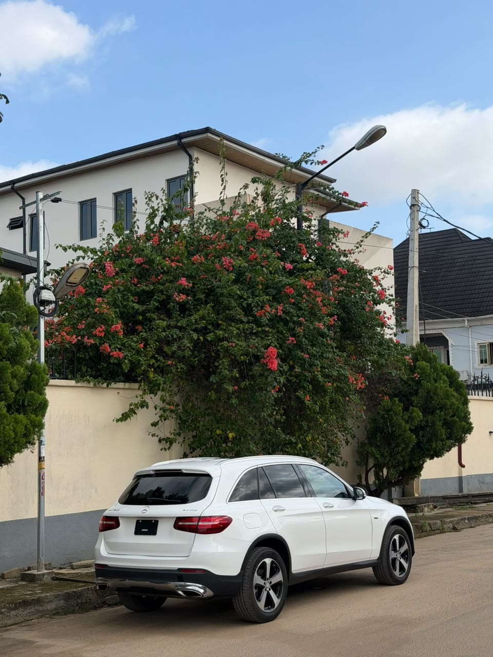 
								2016 Mercedes GLC300 4Matic full									