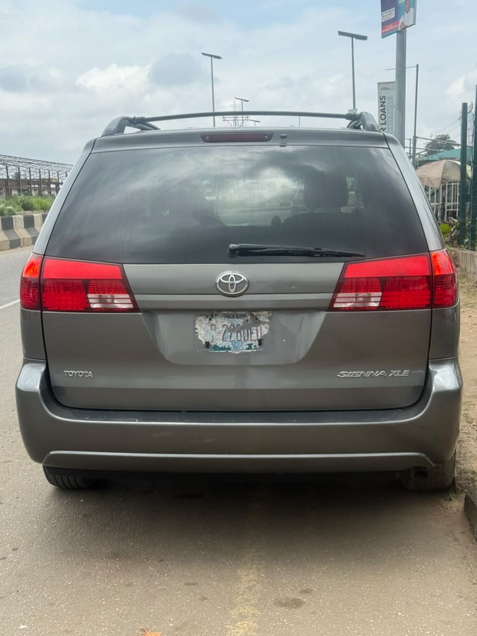 2005 Toyota Sienna XLE