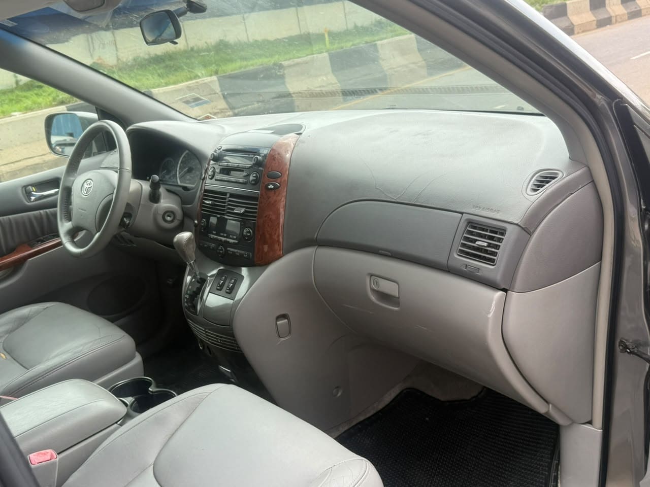 2005 Toyota Sienna XLE