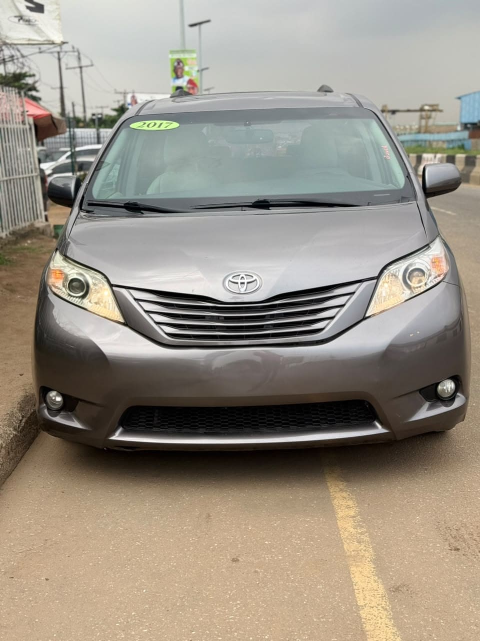 2017 Toyota Sienna XLE