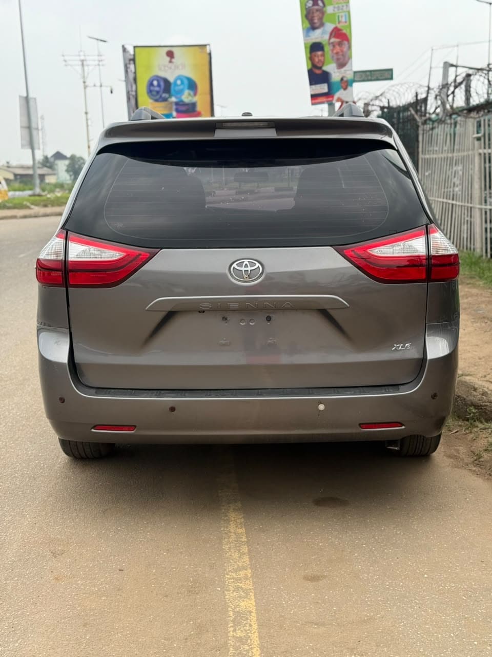2017 Toyota Sienna XLE