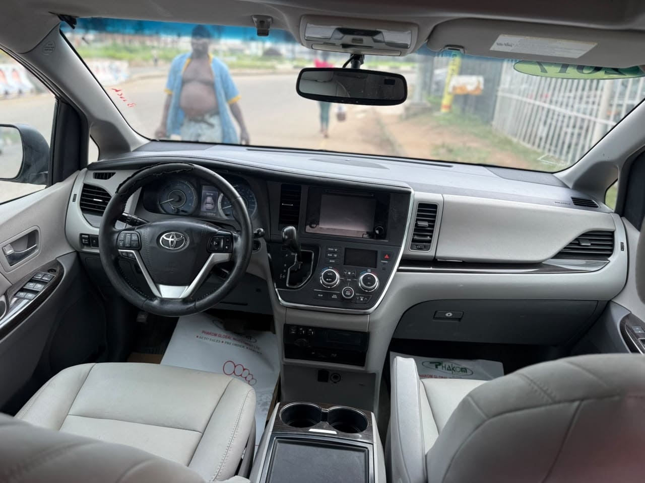 2017 Toyota Sienna XLE